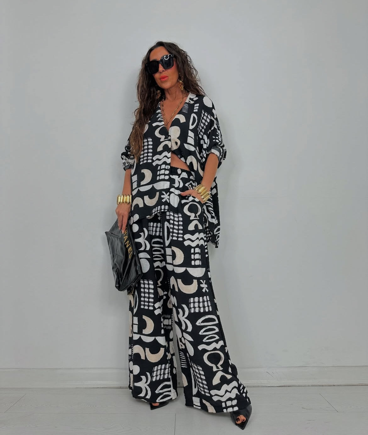 Black x White Set