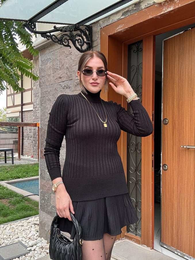 Thick Ribbed Knitwear Top - Black