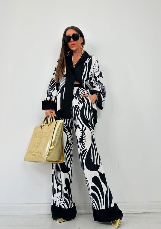 Black x White Set