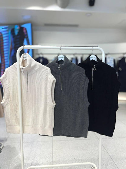 High collar regular fit vest