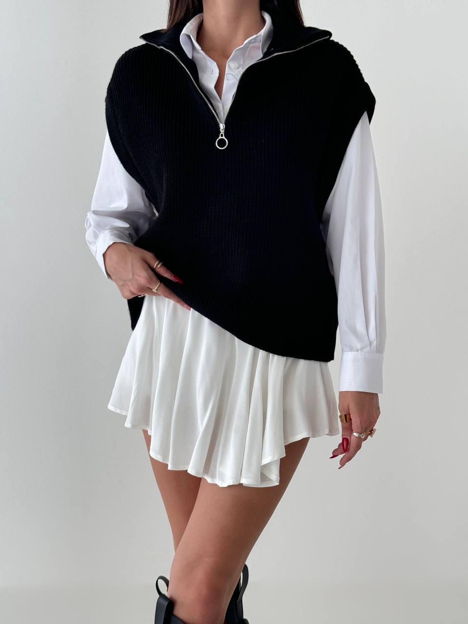 High collar regular fit vest