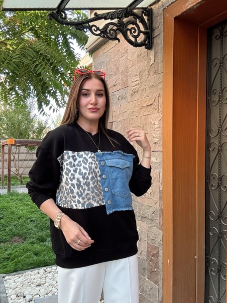 Leopard Denim Garnish SweatShirt - BLACK